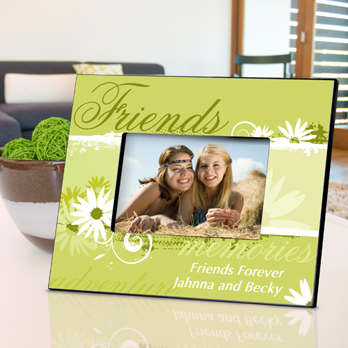 Delicate Daisy Personalized Picture Frame For Friends GC739friends